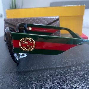GUCCI SUNGLASSES